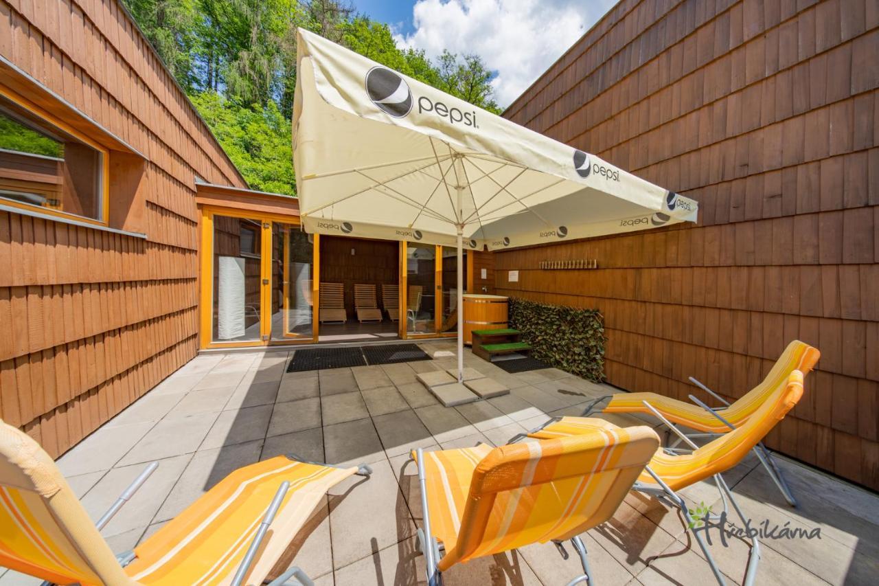 Restaurace a Pension Hřebíkárna Chomutov Exterior foto